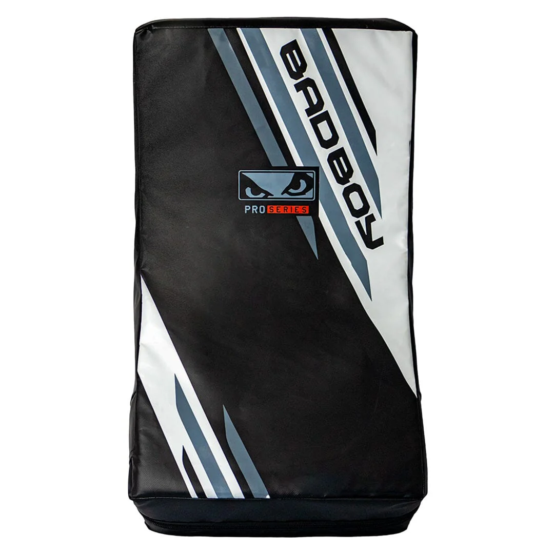Bad Boy Pro Series Advanced Curved Kick Pad - Image 3