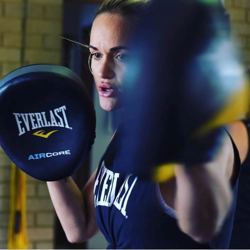 Everlast C3 Pro AirCore Punch Mitts - Image 2