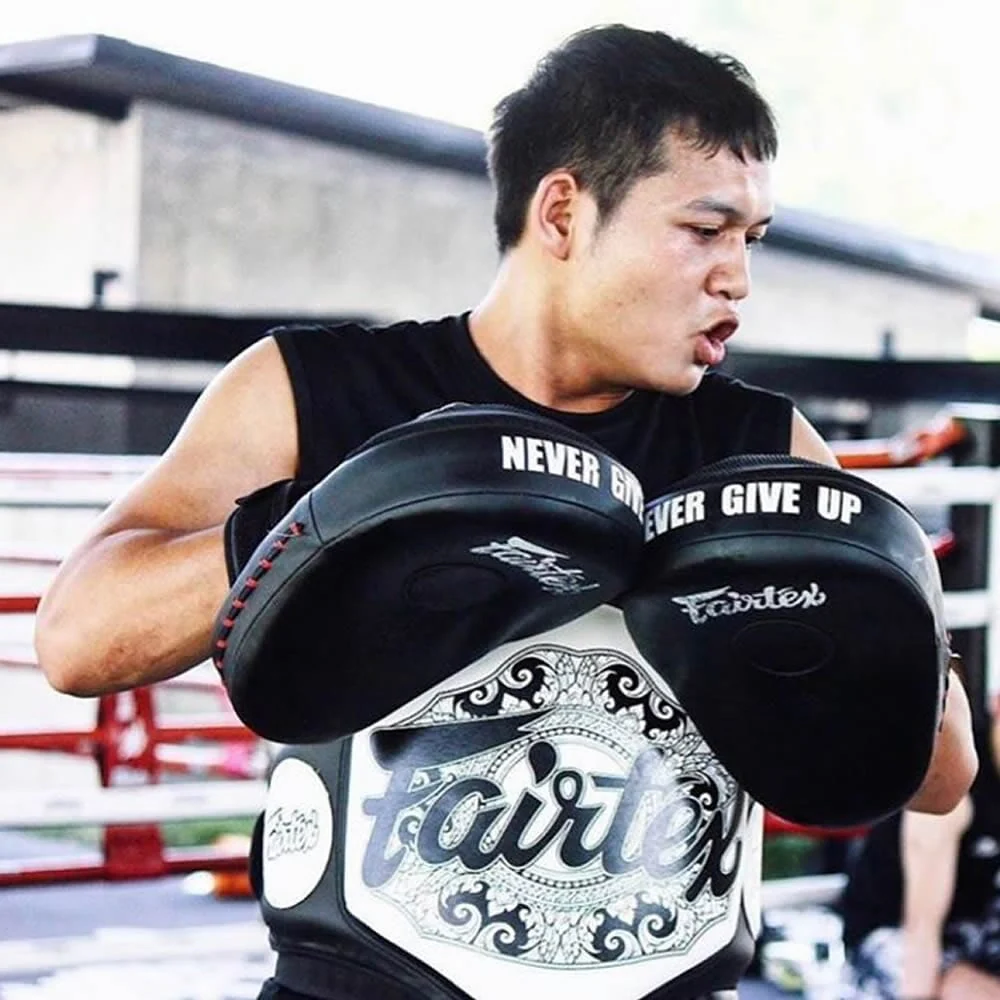 Fairtex BPV2 Lightweight Belly Pad White - Image 3