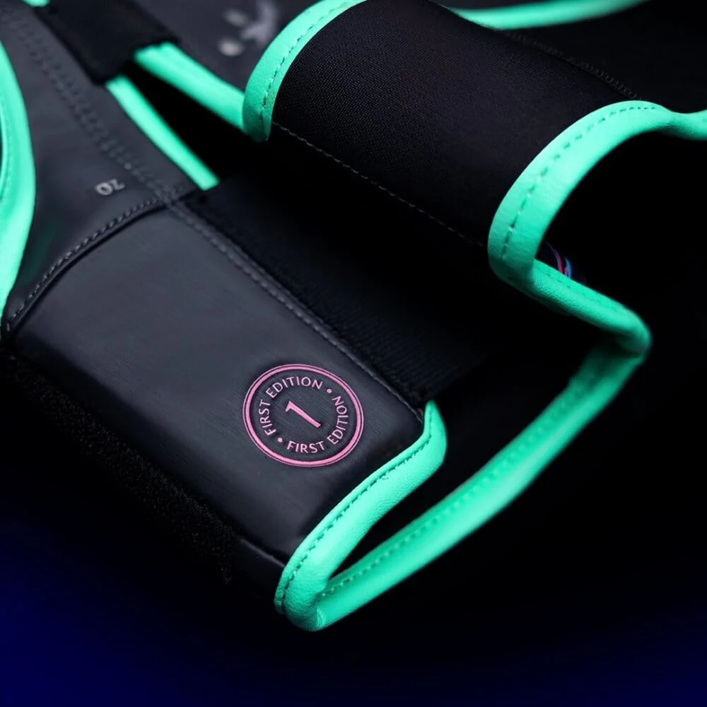 Hayabusa Arcane Jinx Boxing Gloves - Image 3