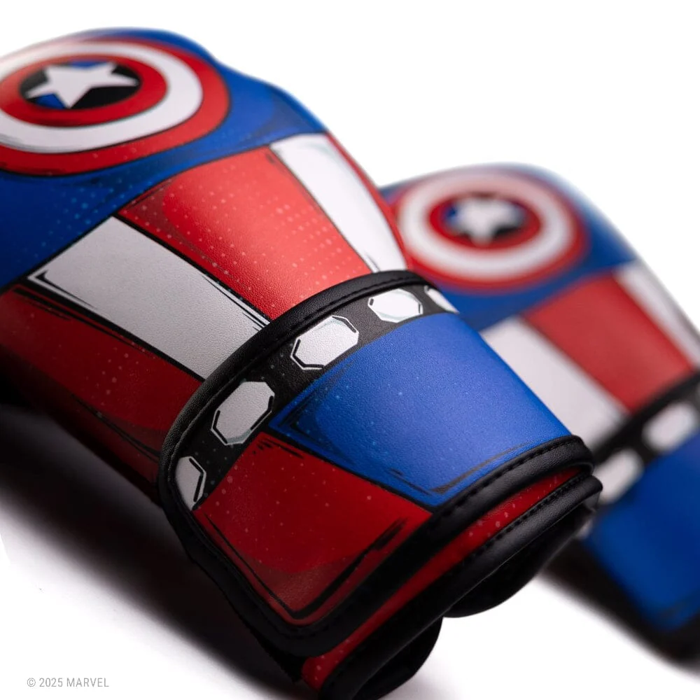Hayabusa Marvel Classic Captain America Boxing Gloves - Image 4