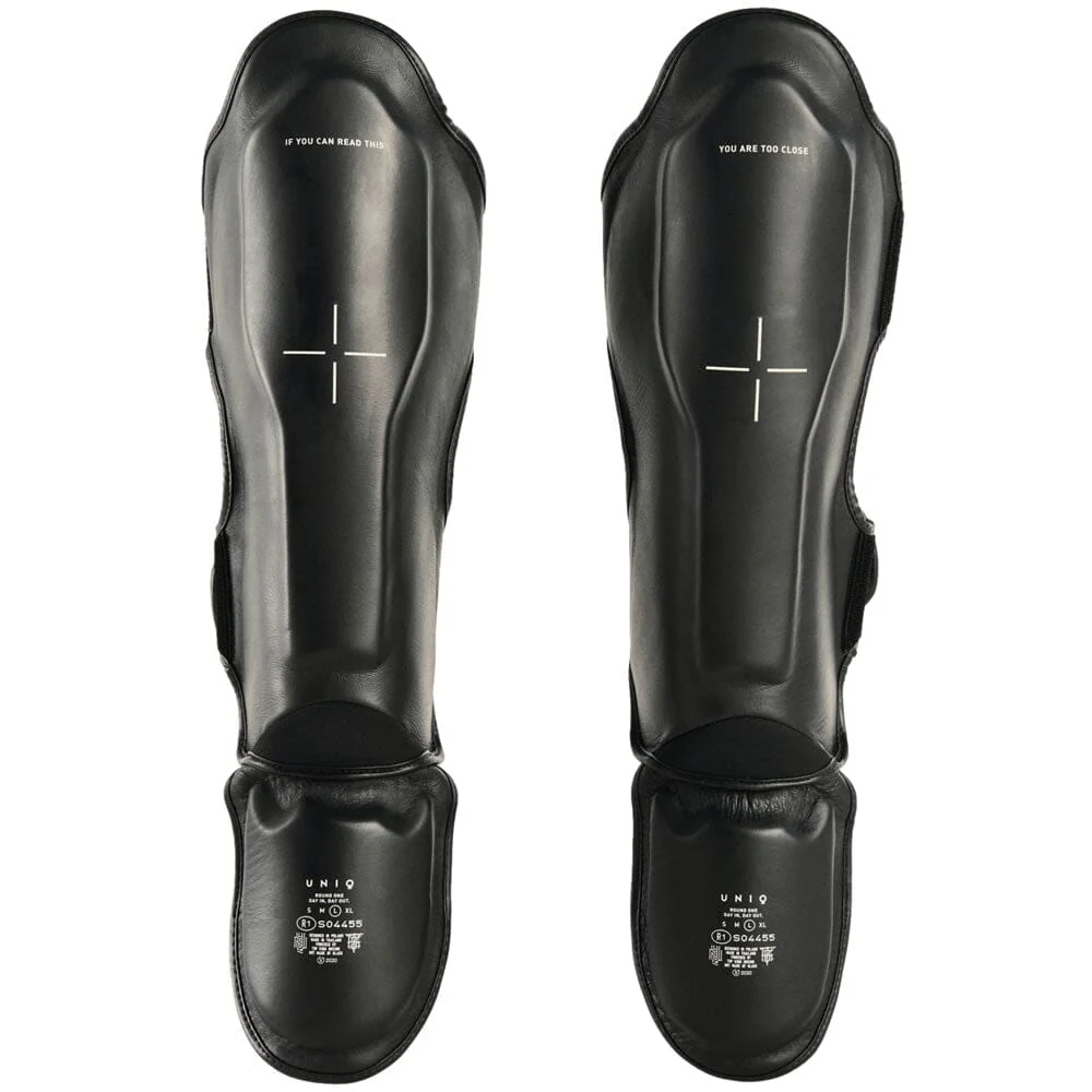 UNIQ Technical Shin Guards Black